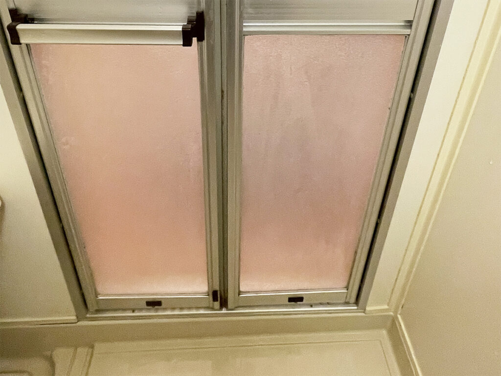 お風呂のドア クリーニングのafter